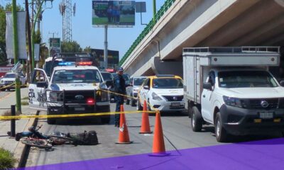 Supervía Colosio en Pachuca, con policías y ambulancias en el lugar del accidente.