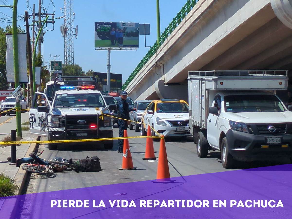 Supervía Colosio en Pachuca, con policías y ambulancias en el lugar del accidente.