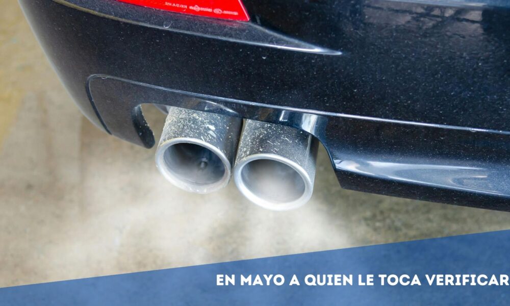 Auto en centro de verificación vehicular en Hidalgo